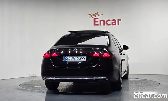 Mercedes-Benz E-Class 2024 2.0 автомат (гидро), миниатюра 4