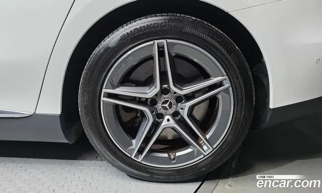 Mercedes-Benz EQE 2022 0.3 автомат (гидро), миниатюра 5
