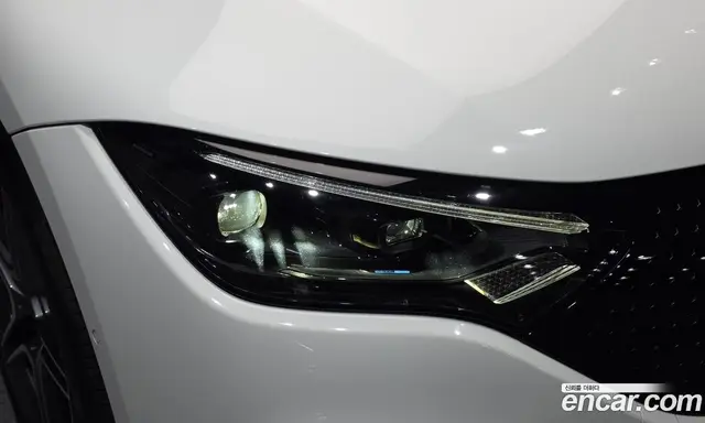 Mercedes-Benz EQE 2022 0.3 автомат (гидро), миниатюра 8