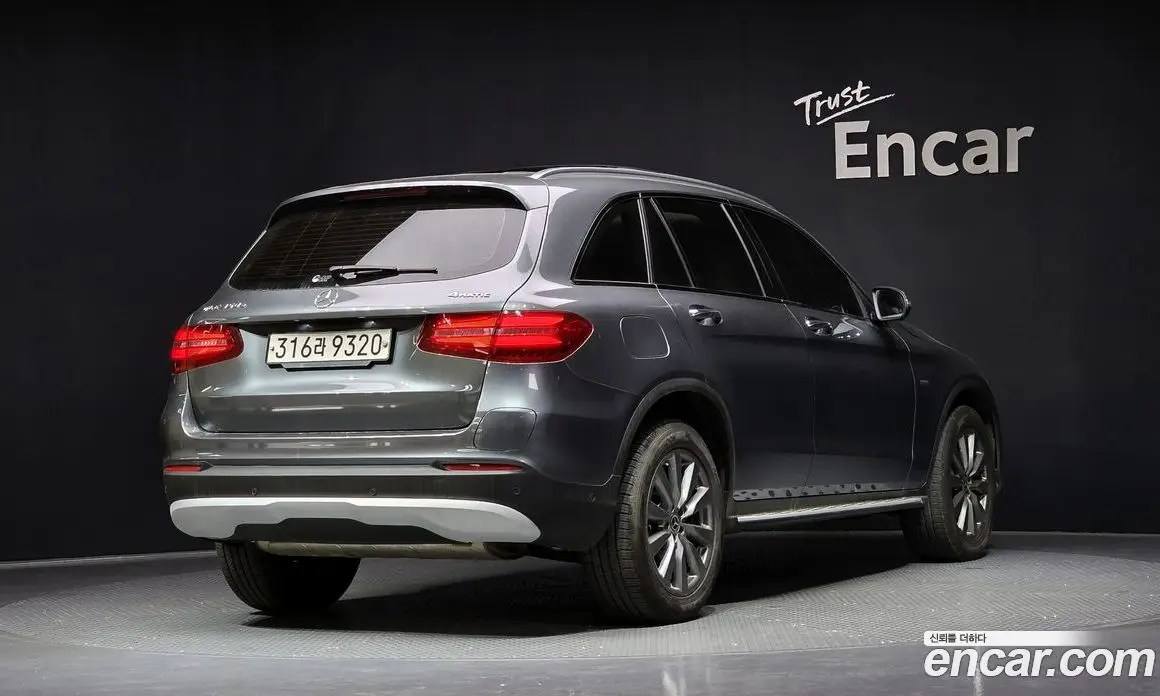 Mercedes-Benz GLC-Class 2018 2.0 автомат (гидро), фото 2 Mercedes-Benz GLC-Class 2018 2.0 автомат (гидро), фото 2