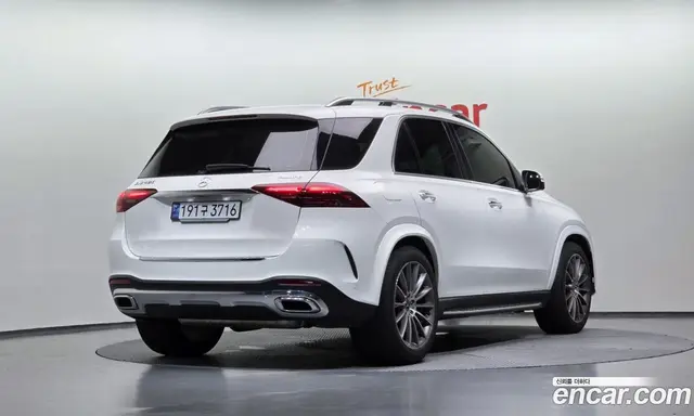 Mercedes-Benz GLE-Class 2024 3.0 автомат (гидро), миниатюра 2