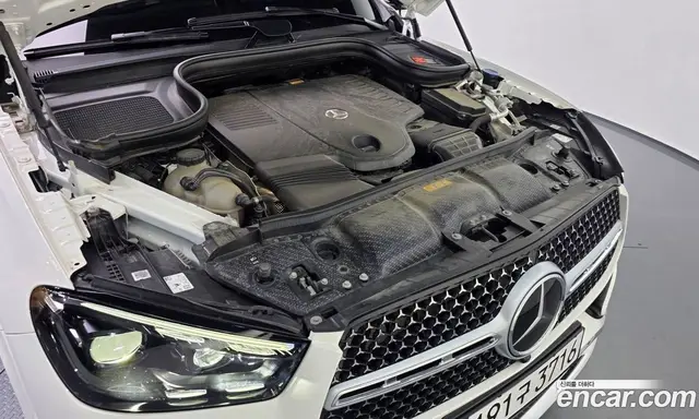 Mercedes-Benz GLE-Class 2024 3.0 автомат (гидро), миниатюра 6