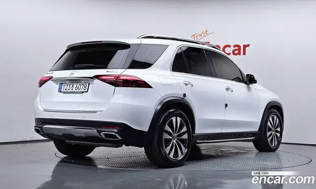 Mercedes-Benz GLE-Class 2025 2.0 автомат (гидро), миниатюра 2