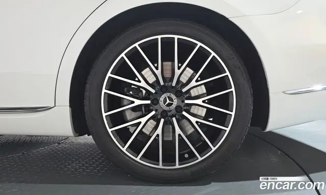 Mercedes-Benz S-Class 2024 4.0 автомат (гидро), миниатюра 6