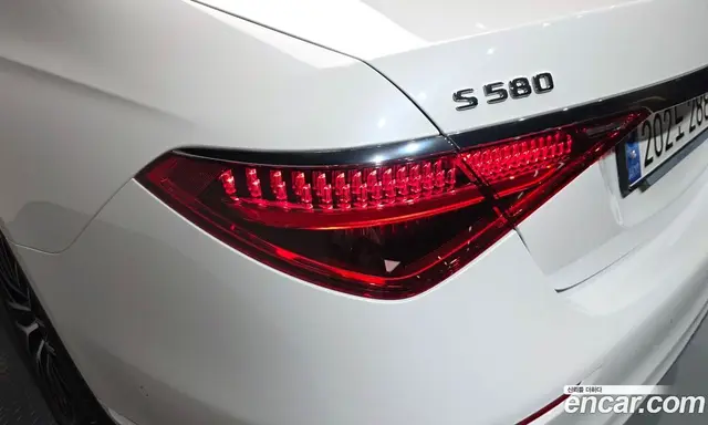 Mercedes-Benz S-Class 2024 4.0 автомат (гидро), миниатюра 8