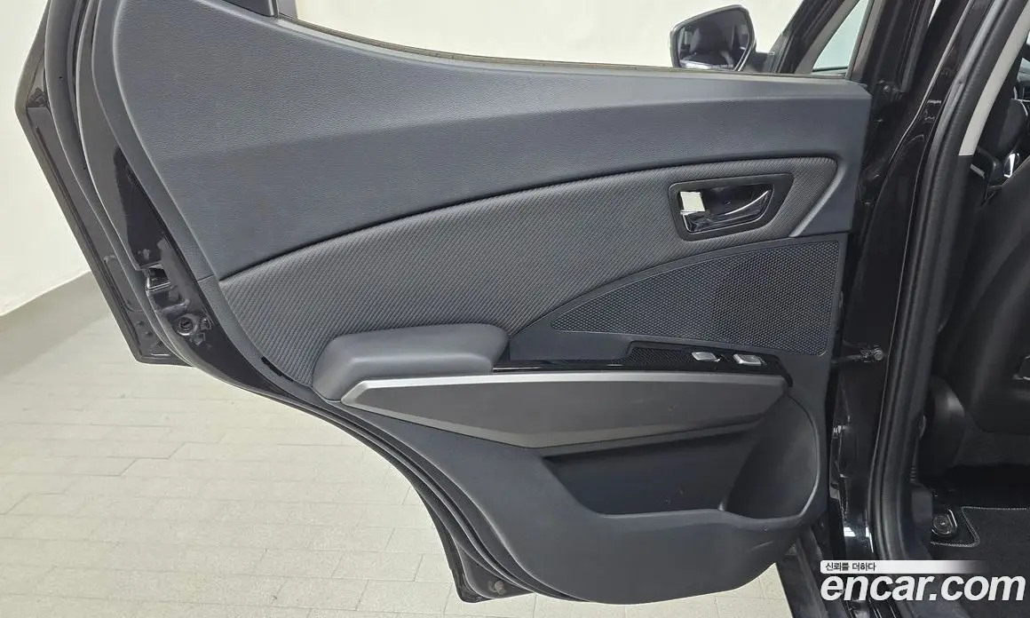 SsangYong TIBOLI 2018 1.6 автомат (гидро), фото 14 SsangYong TIBOLI 2018 1.6 автомат (гидро), фото 14
