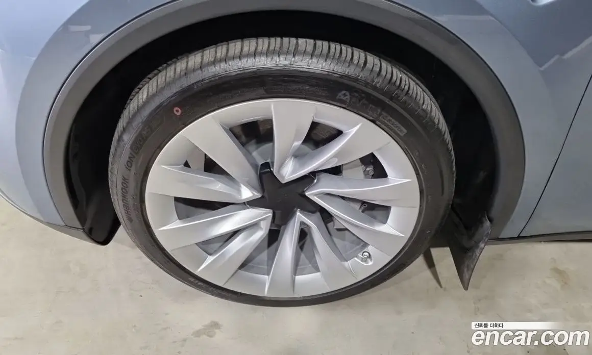 Tesla Model Y 2025 0.2 автомат (гидро), фото 5