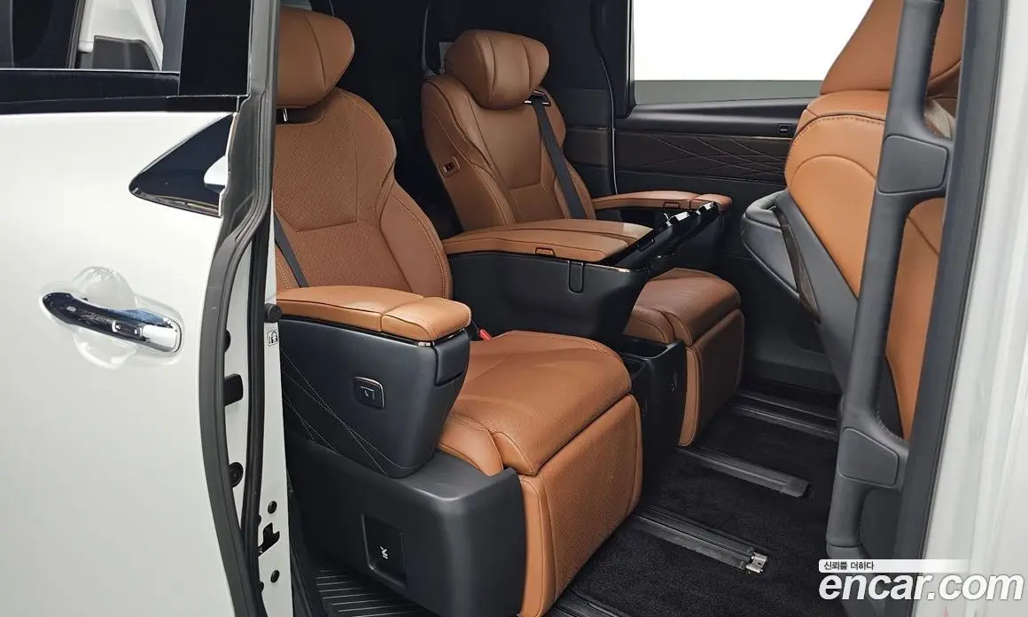 Toyota Alphard 2024 2.5 автомат (гидро), фото 15 Toyota Alphard 2024 2.5 автомат (гидро), фото 15