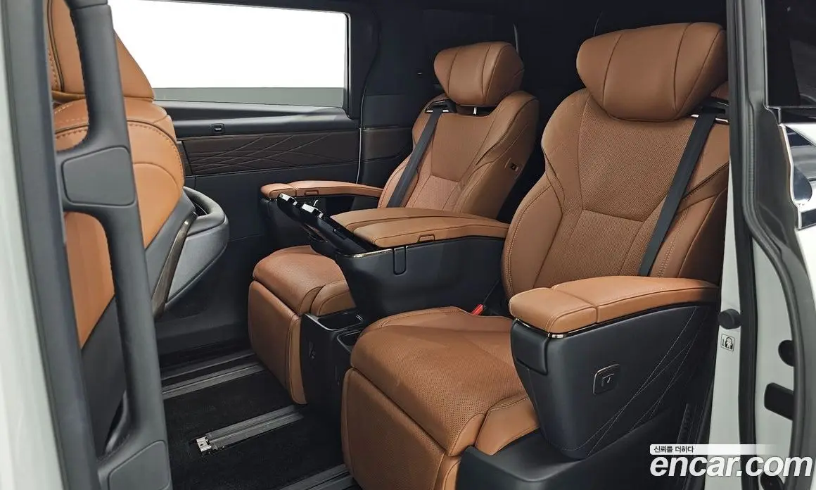 Toyota Alphard 2024 2.5 автомат (гидро), фото 17 Toyota Alphard 2024 2.5 автомат (гидро), фото 17