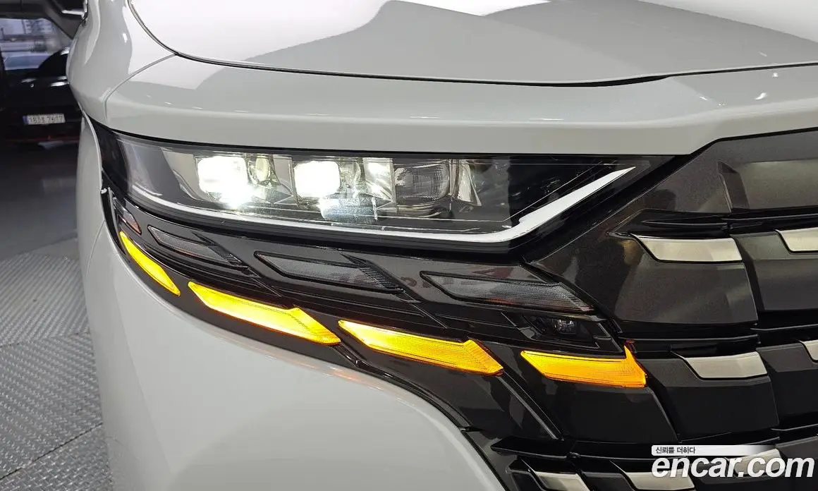 Toyota Alphard 2024 2.5 автомат (гидро), фото 7 Toyota Alphard 2024 2.5 автомат (гидро), фото 7