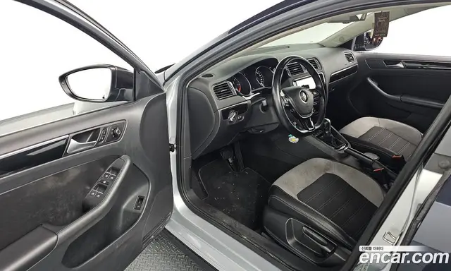 Volkswagen Jetta 2015 2.0 автомат (гидро), миниатюра 11 Volkswagen Jetta 2015 2.0 автомат (гидро), миниатюра 11