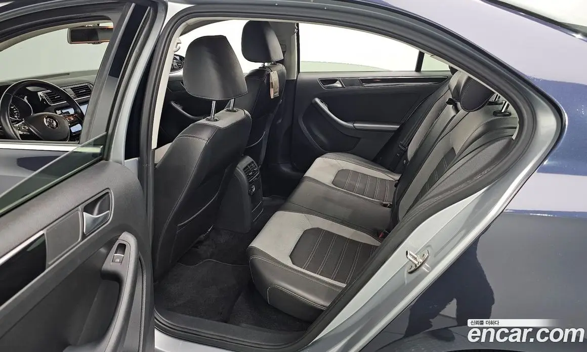 Volkswagen Jetta 2015 2.0 автомат (гидро), фото 12 Volkswagen Jetta 2015 2.0 автомат (гидро), фото 12
