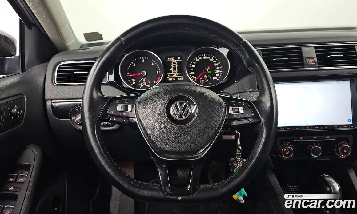 Volkswagen Jetta 2015 2.0 автомат (гидро), фото 13 Volkswagen Jetta 2015 2.0 автомат (гидро), фото 13