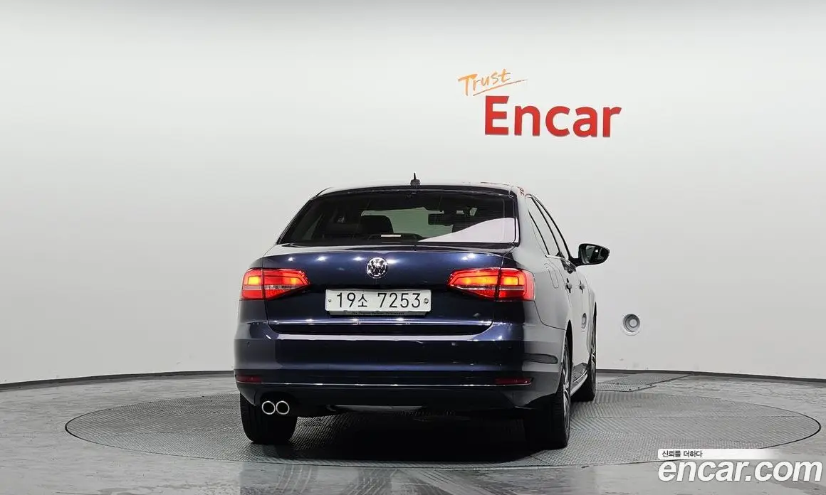Volkswagen Jetta 2015 2.0 автомат (гидро), фото 4 Volkswagen Jetta 2015 2.0 автомат (гидро), фото 4