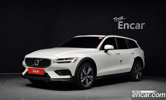 Volvo V60, 2020, 72 425 км