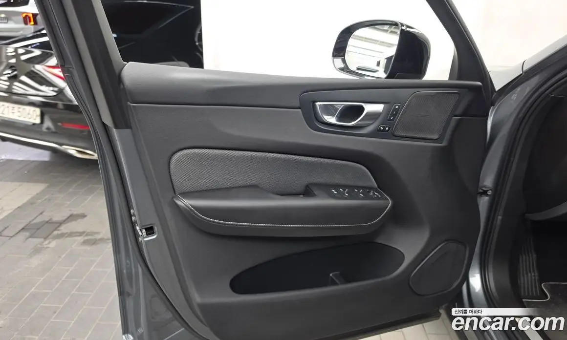 Volvo XC60 2021 2.0 автомат (гидро), фото 14