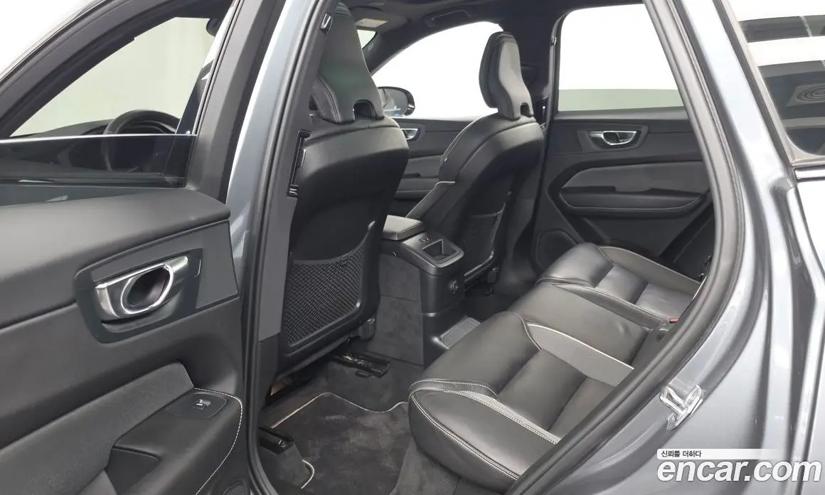 Volvo XC60 2021 2.0 автомат (гидро), фото 16