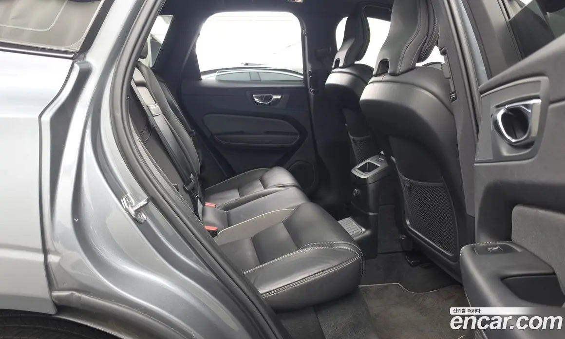 Volvo XC60 2021 2.0 автомат (гидро), фото 18