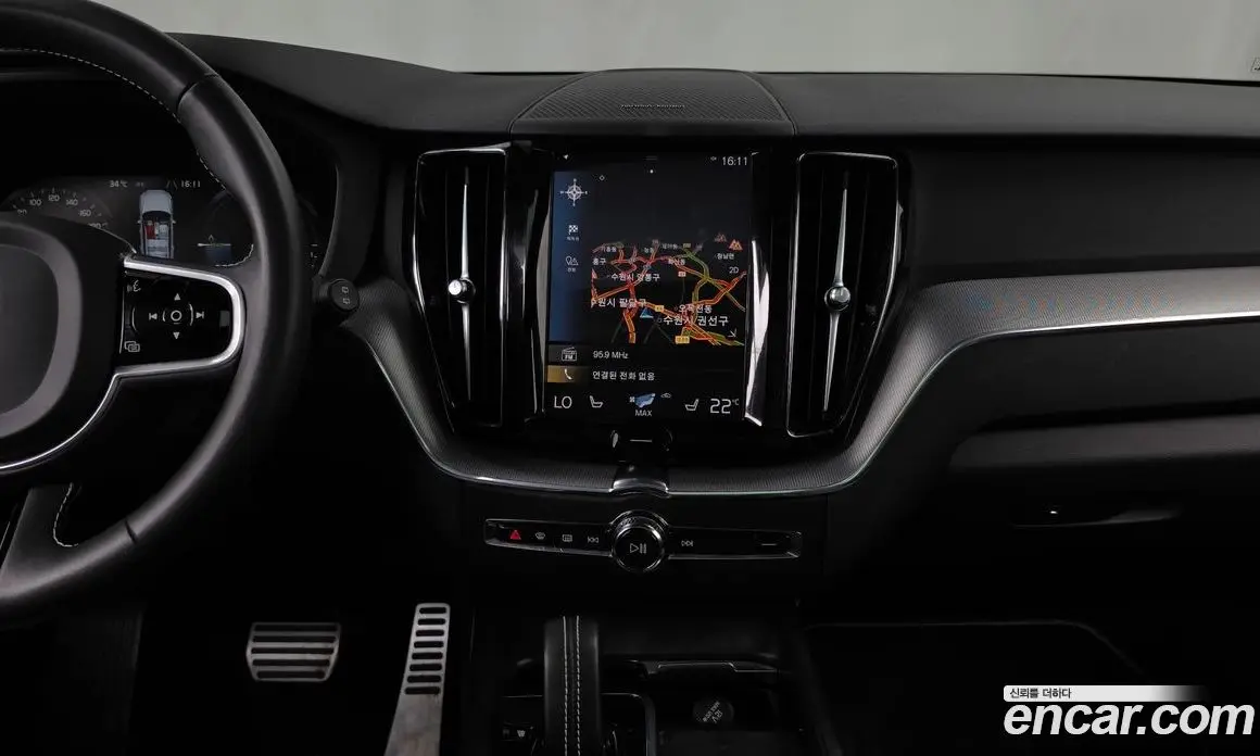 Volvo XC60 2021 2.0 автомат (гидро), фото 20