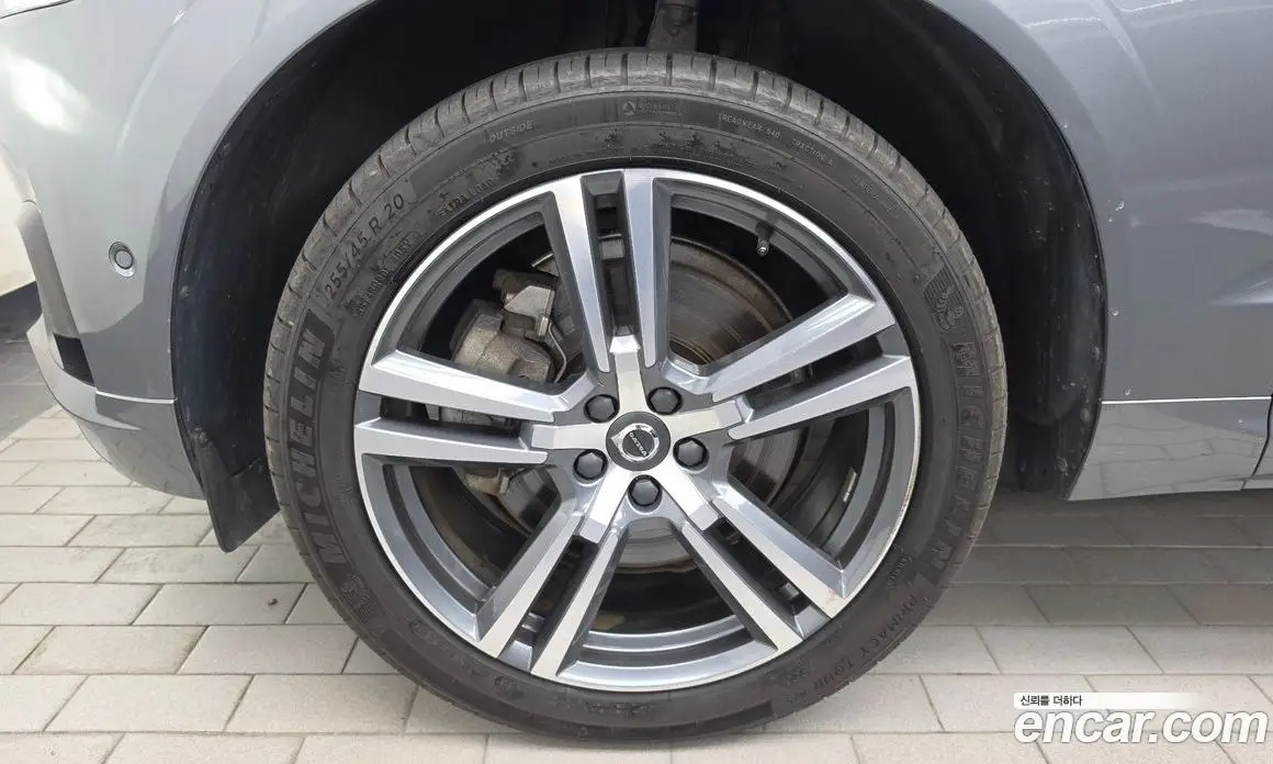Volvo XC60 2021 2.0 автомат (гидро), фото 5