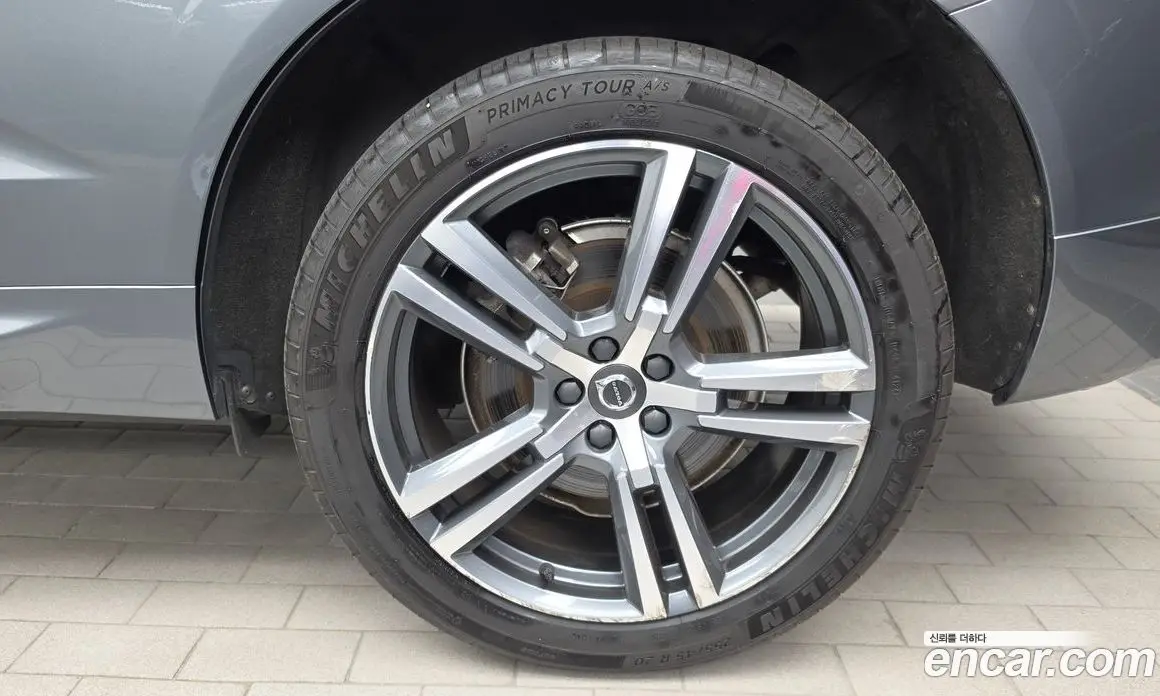 Volvo XC60 2021 2.0 автомат (гидро), фото 7
