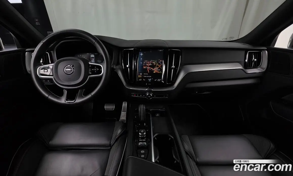 Volvo XC60 2021 2.0 автомат (гидро), фото 10