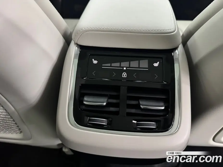 Volvo XC60 2026 2.0 автомат (гидро), фото 15 Volvo XC60 2026 2.0 автомат (гидро), фото 15
