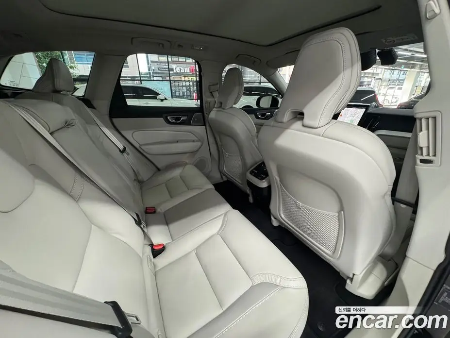 Volvo XC60 2026 2.0 автомат (гидро), фото 10 Volvo XC60 2026 2.0 автомат (гидро), фото 10