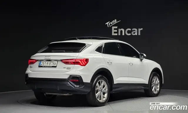 Audi Q3 2023 2.0 автомат (гидро), миниатюра 2