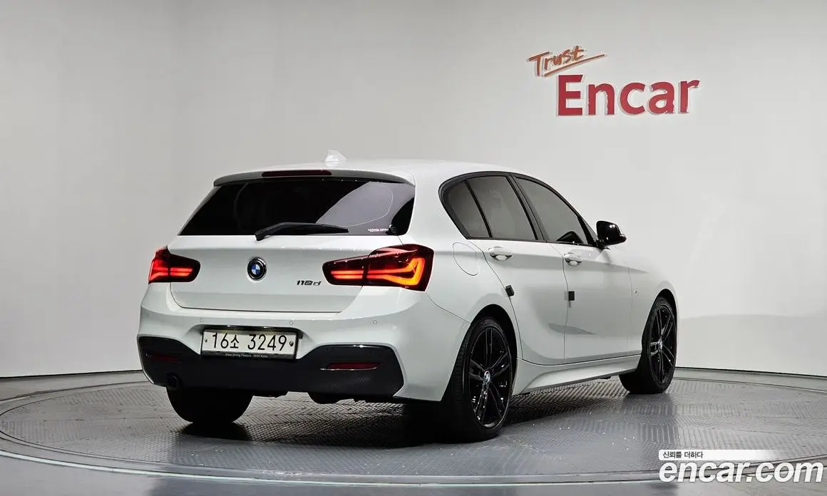 BMW 1 серия 2018 2.0 автомат (гидро), фото 2 BMW 1 серия 2018 2.0 автомат (гидро), фото 2