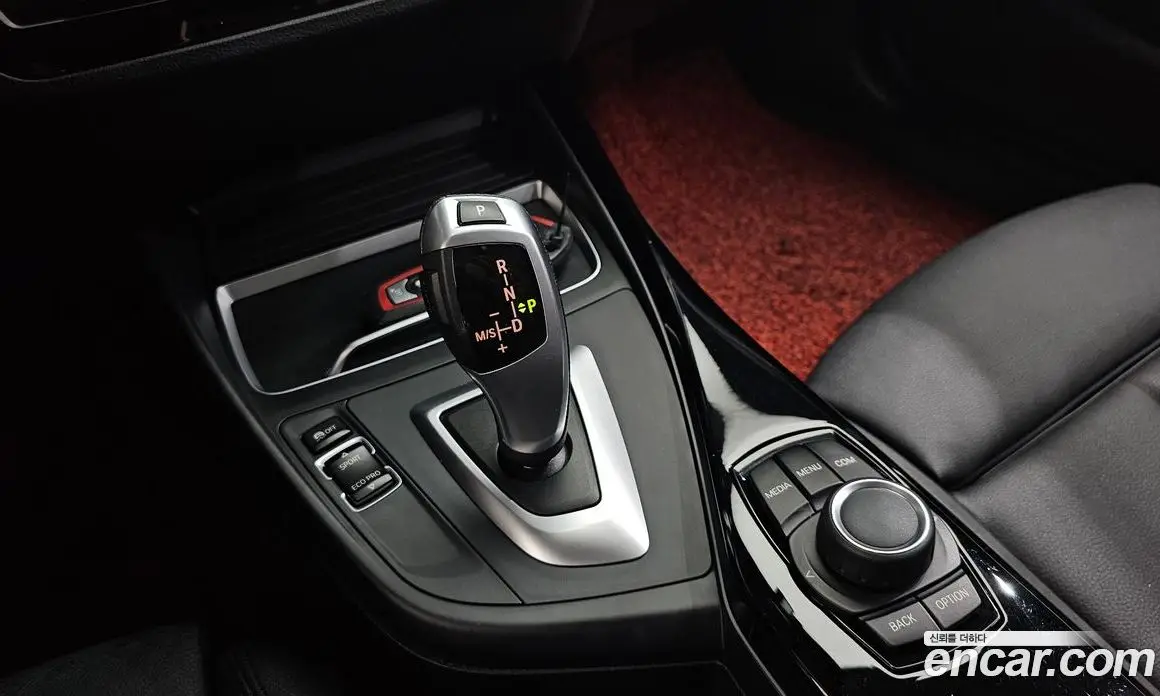 BMW 1 серия 2019 2.0 автомат (гидро), фото 12 BMW 1 серия 2019 2.0 автомат (гидро), фото 12