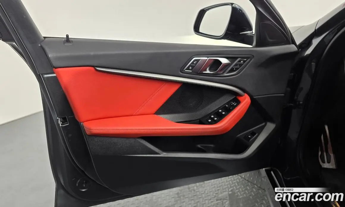 BMW 1 серия 2021 2.0 автомат (гидро), фото 14
