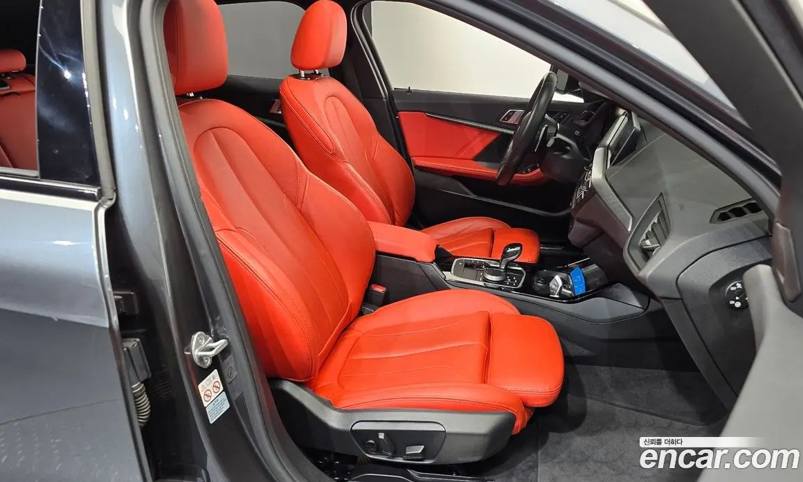 BMW 1 серия 2021 2.0 автомат (гидро), фото 16