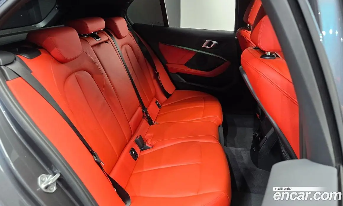 BMW 1 серия 2021 2.0 автомат (гидро), фото 17