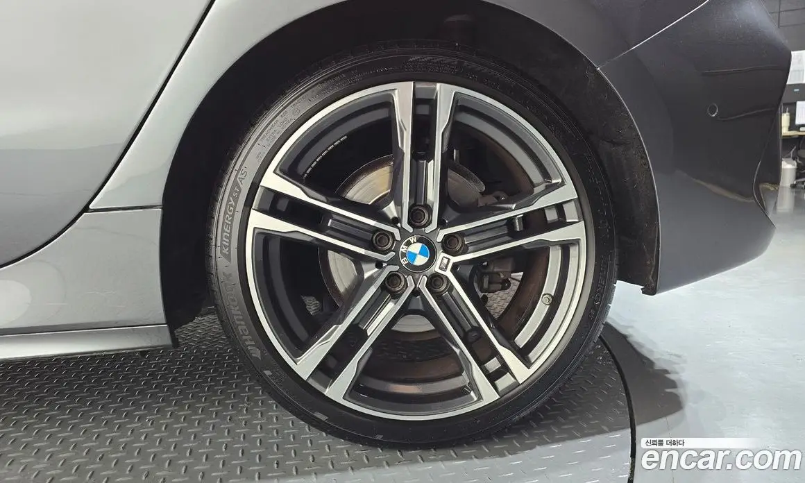 BMW 1 серия 2021 2.0 автомат (гидро), фото 7
