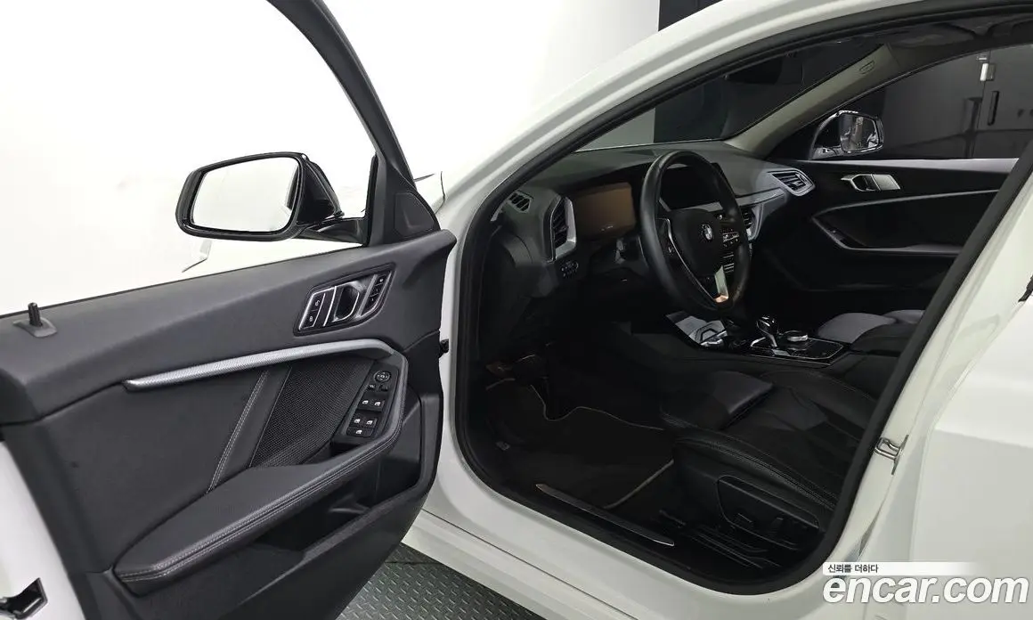 BMW 1 серия 2021 2.0 автомат (гидро), фото 13 BMW 1 серия 2021 2.0 автомат (гидро), фото 13
