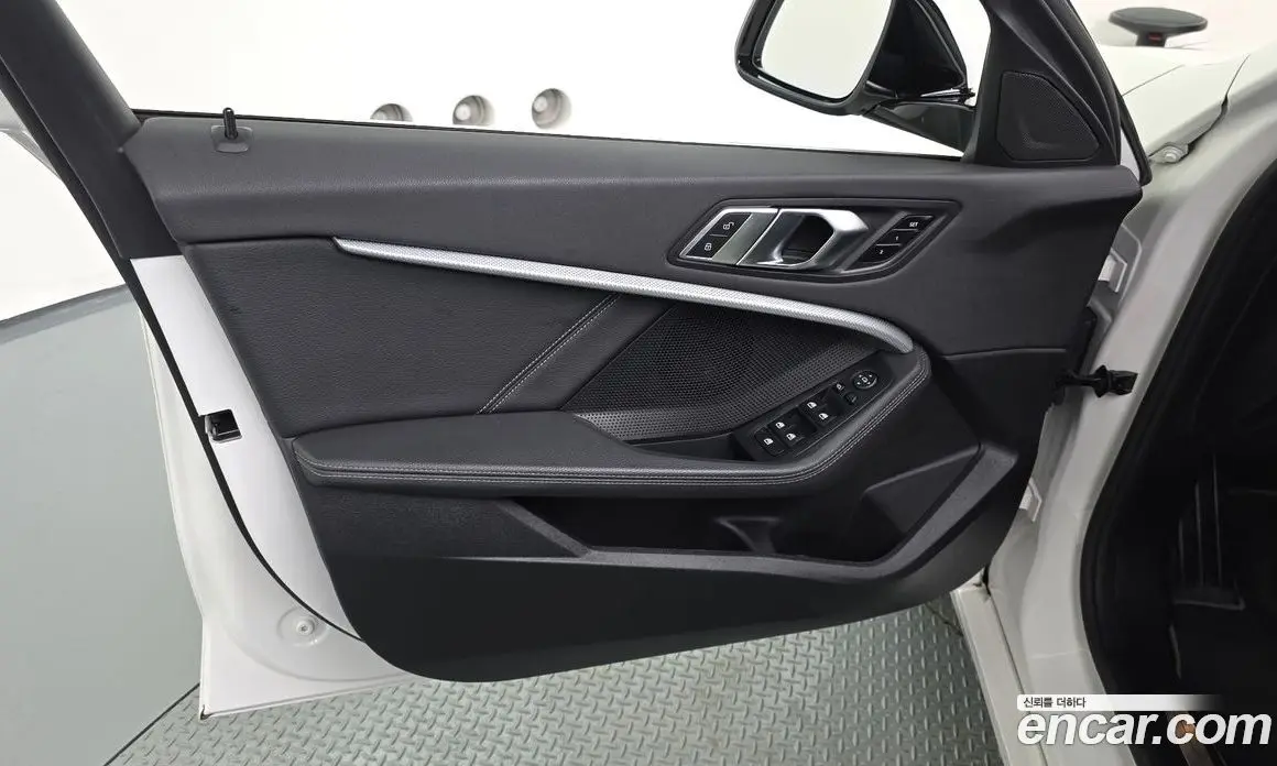 BMW 1 серия 2021 2.0 автомат (гидро), фото 14 BMW 1 серия 2021 2.0 автомат (гидро), фото 14