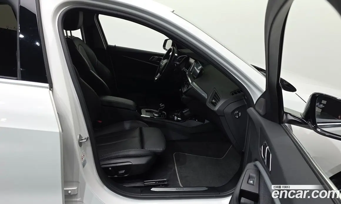 BMW 1 серия 2021 2.0 автомат (гидро), фото 17 BMW 1 серия 2021 2.0 автомат (гидро), фото 17