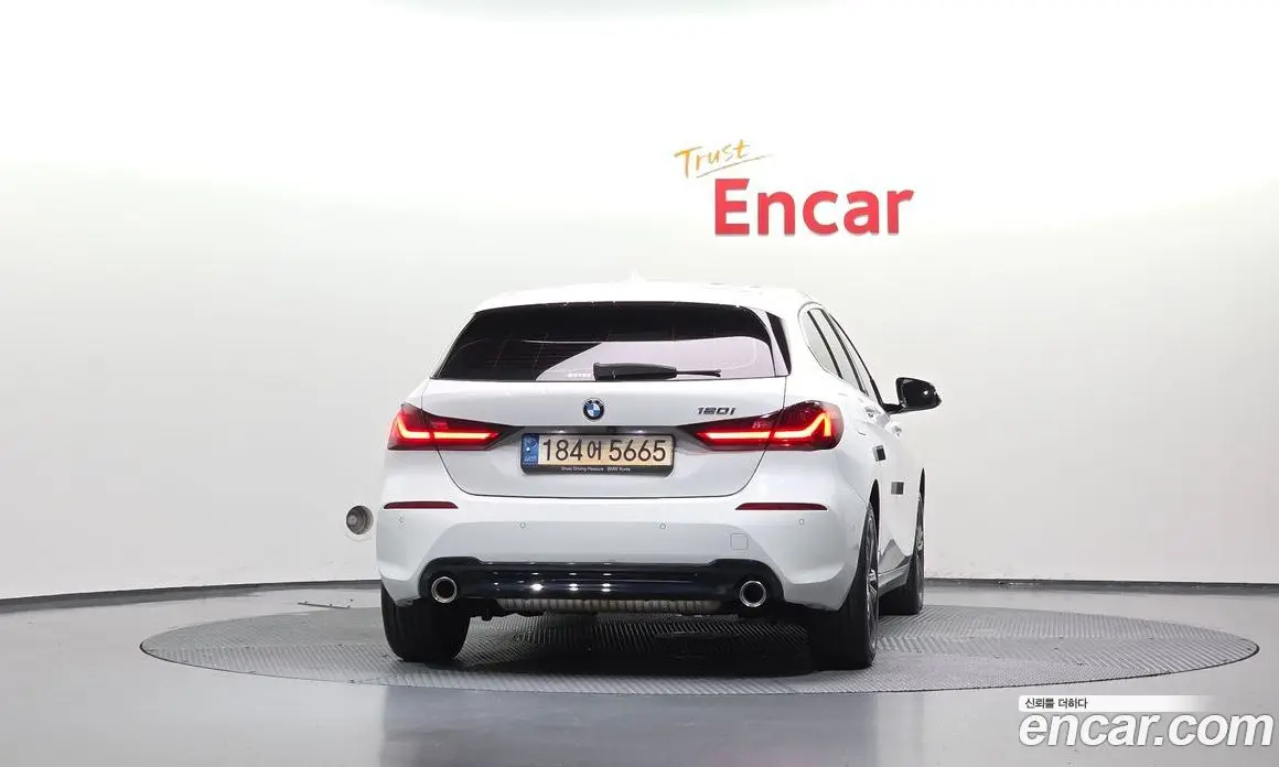 BMW 1 серия 2021 2.0 автомат (гидро), фото 4 BMW 1 серия 2021 2.0 автомат (гидро), фото 4