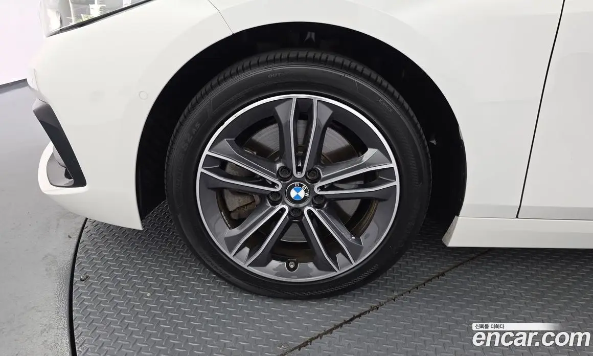 BMW 1 серия 2021 2.0 автомат (гидро), фото 5 BMW 1 серия 2021 2.0 автомат (гидро), фото 5