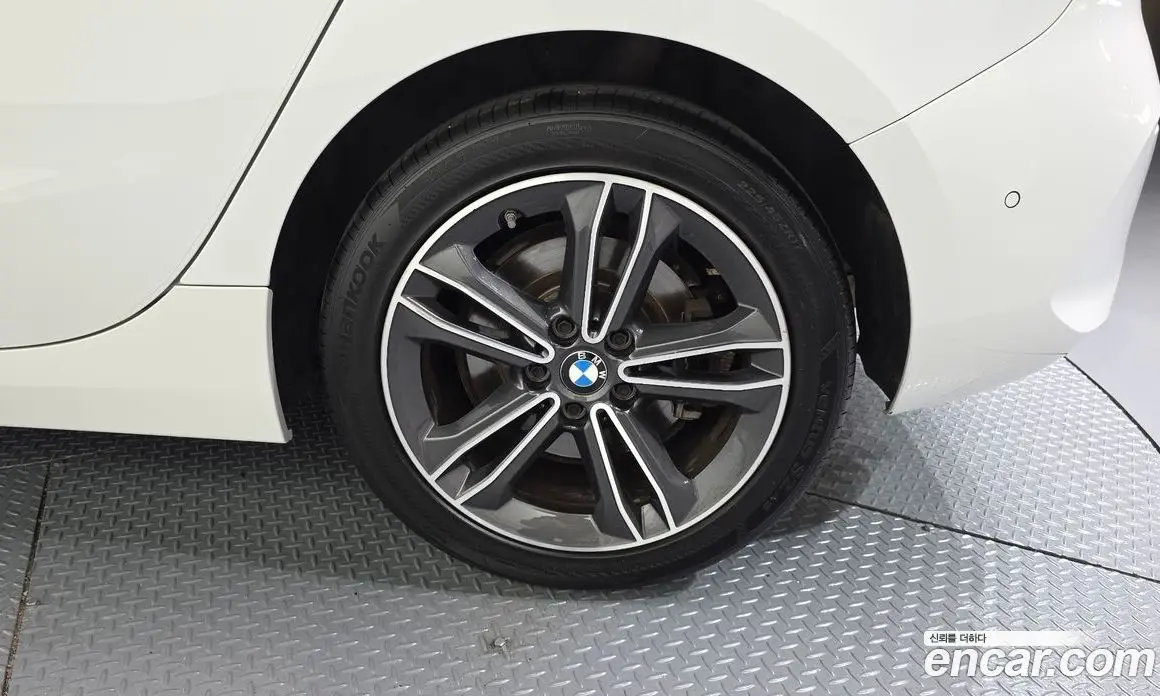 BMW 1 серия 2021 2.0 автомат (гидро), фото 7 BMW 1 серия 2021 2.0 автомат (гидро), фото 7
