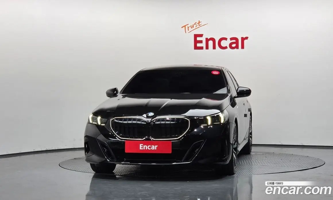 BMW 5 серия 2025 2.0 автомат (гидро), фото 3