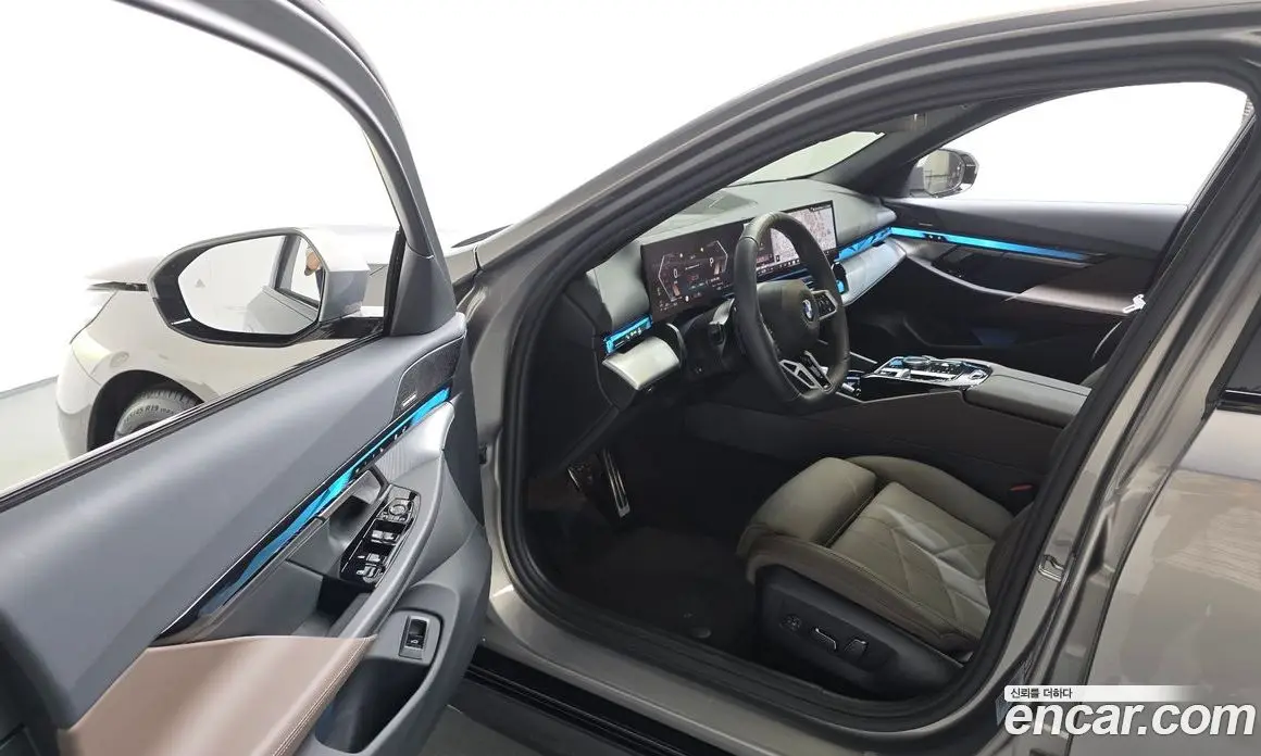 BMW 5 серия 2025 2.0 автомат (гидро), фото 12 BMW 5 серия 2025 2.0 автомат (гидро), фото 12