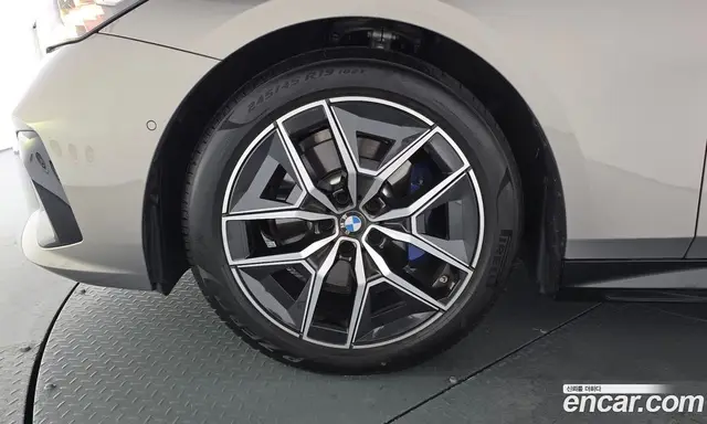 BMW 5 серия 2025 2.0 автомат (гидро), миниатюра 4 BMW 5 серия 2025 2.0 автомат (гидро), миниатюра 4