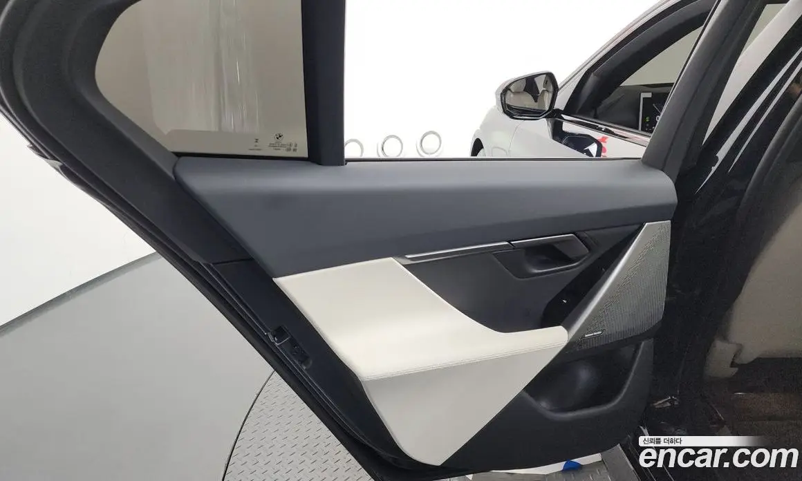 BMW 5 серия 2025 2.0 автомат (гидро), фото 15 BMW 5 серия 2025 2.0 автомат (гидро), фото 15