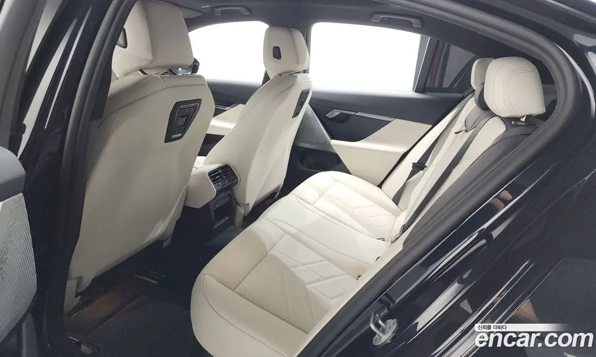 BMW 5 серия 2025 2.0 автомат (гидро), фото 17 BMW 5 серия 2025 2.0 автомат (гидро), фото 17