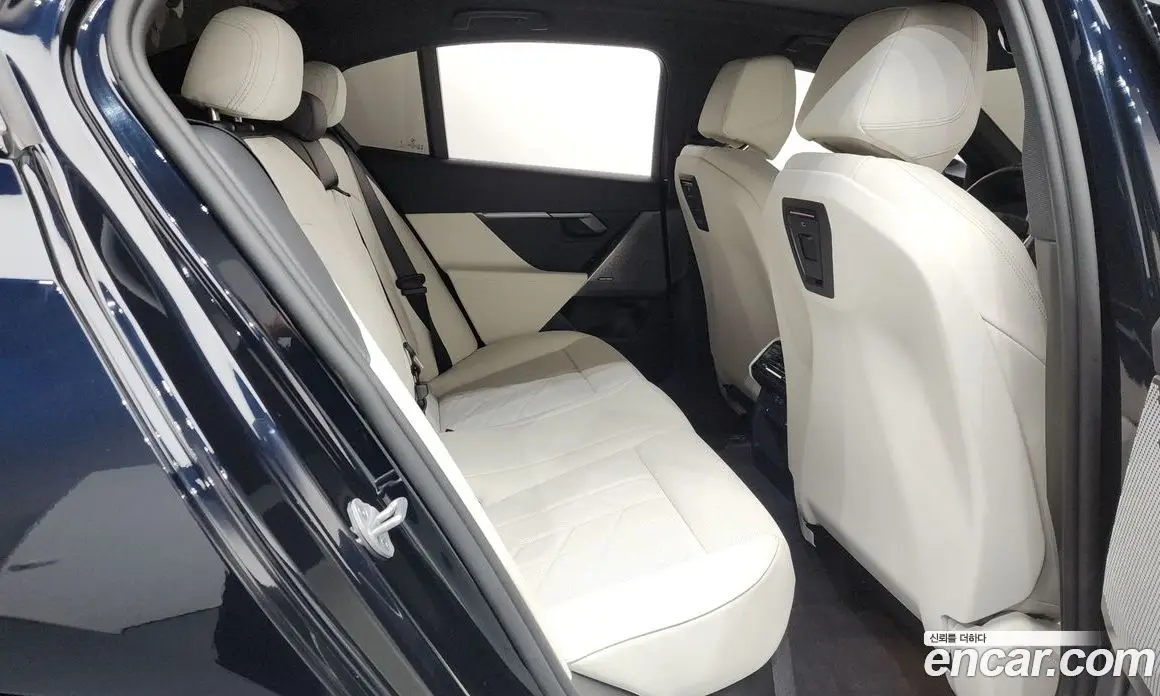 BMW 5 серия 2025 2.0 автомат (гидро), фото 18 BMW 5 серия 2025 2.0 автомат (гидро), фото 18