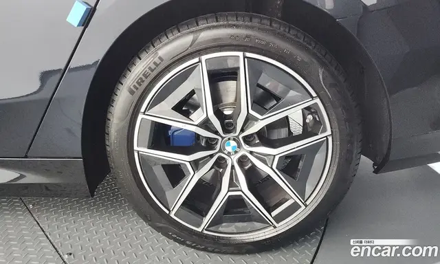 BMW 5 серия 2025 2.0 автомат (гидро), миниатюра 7 BMW 5 серия 2025 2.0 автомат (гидро), миниатюра 7