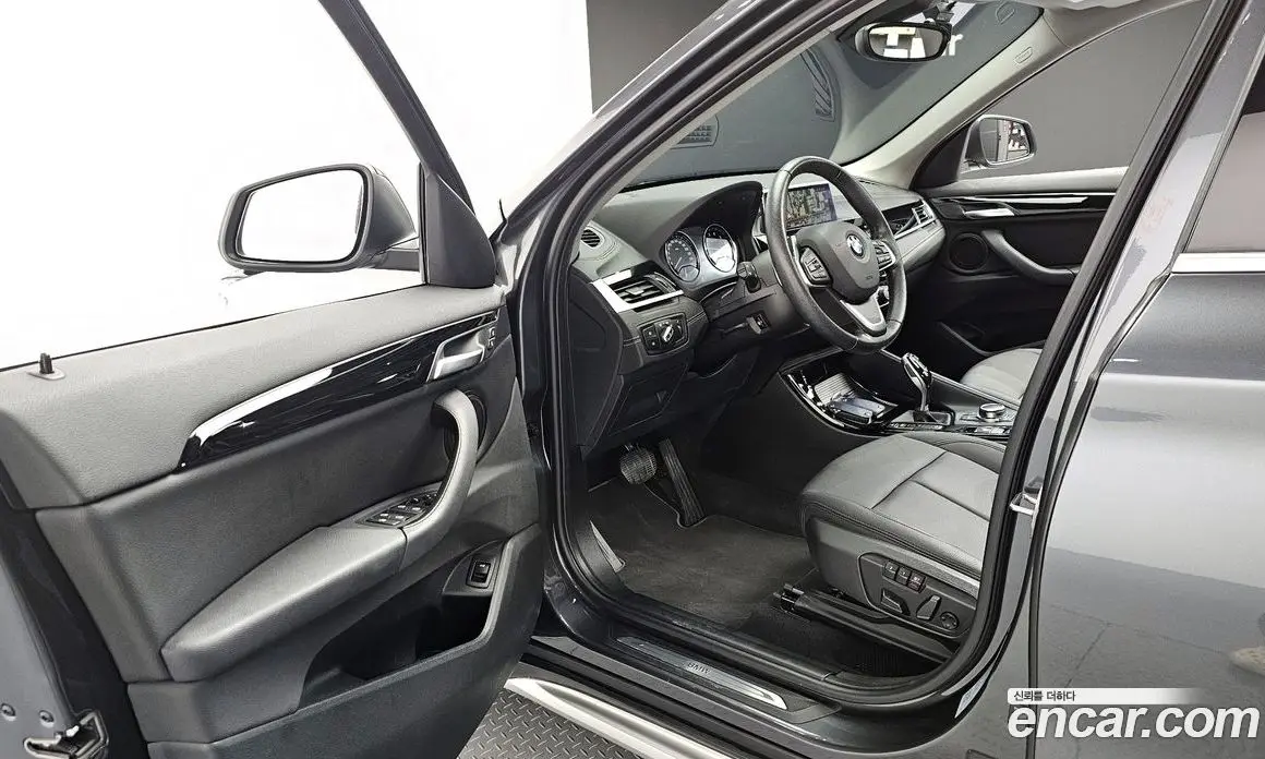 BMW X1 2022 2.0 автомат (гидро), фото 13