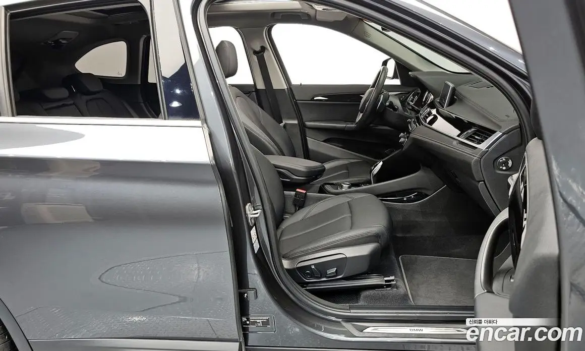 BMW X1 2022 2.0 автомат (гидро), фото 16